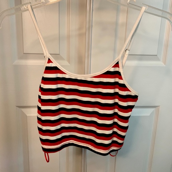 Princess Polly Crop Top - Picture 1 of 3